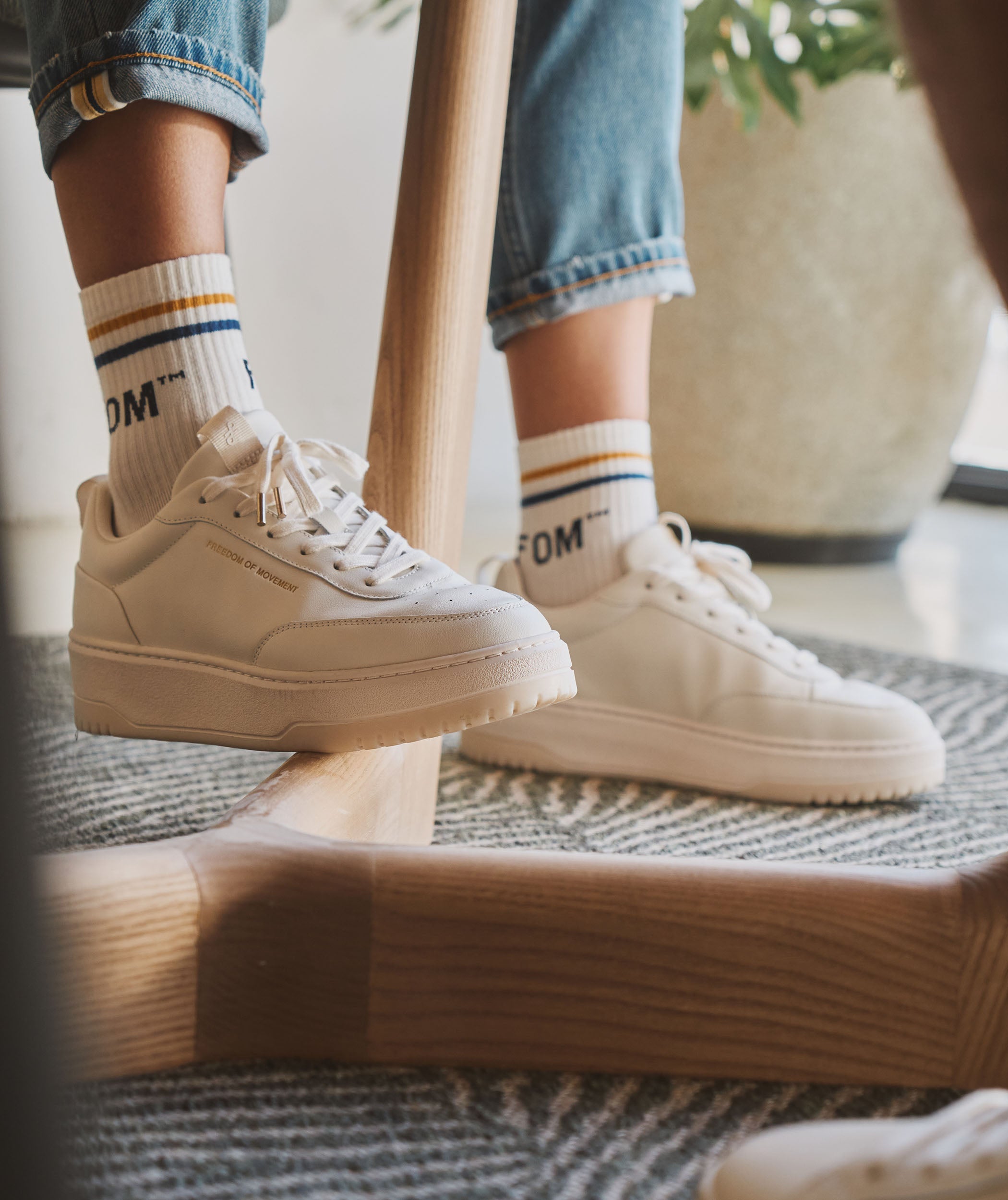 FOM Platform 1.0 - White