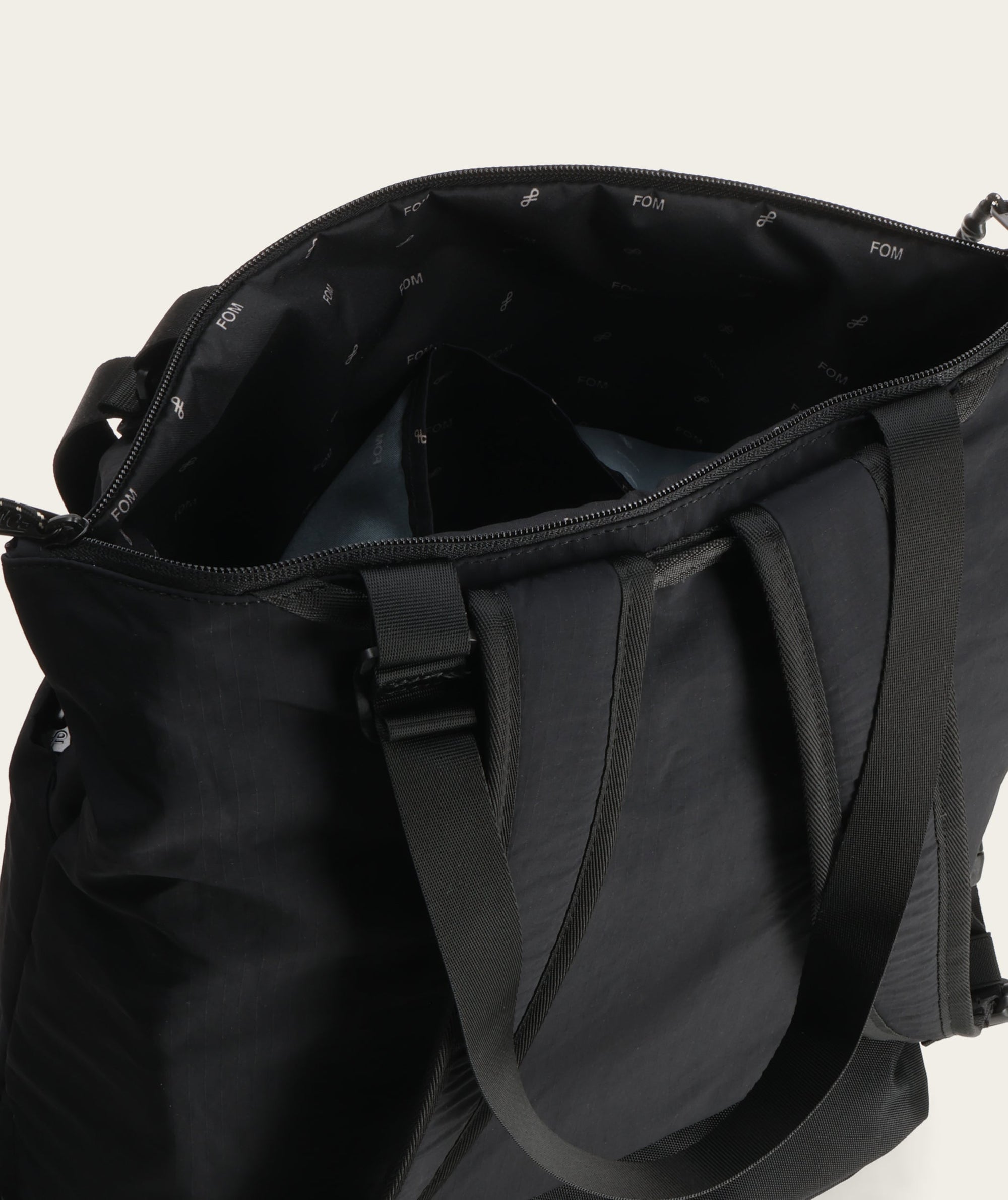 FOM Traverse Tote - Black