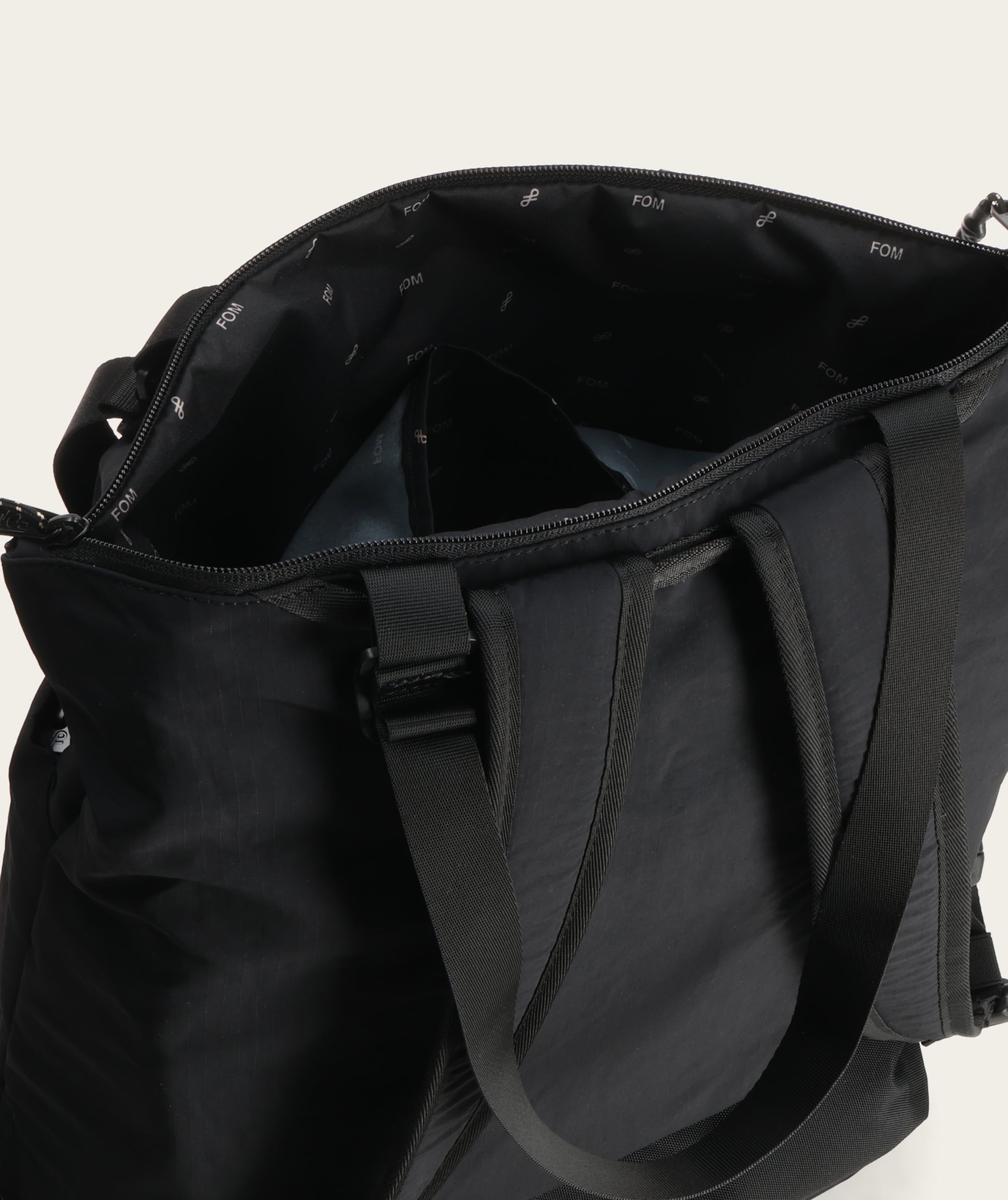FOM Traverse Tote - Black