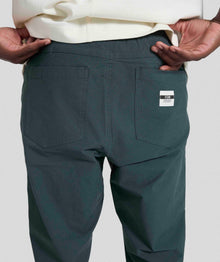 Mens FreeMotion Jogger - Green