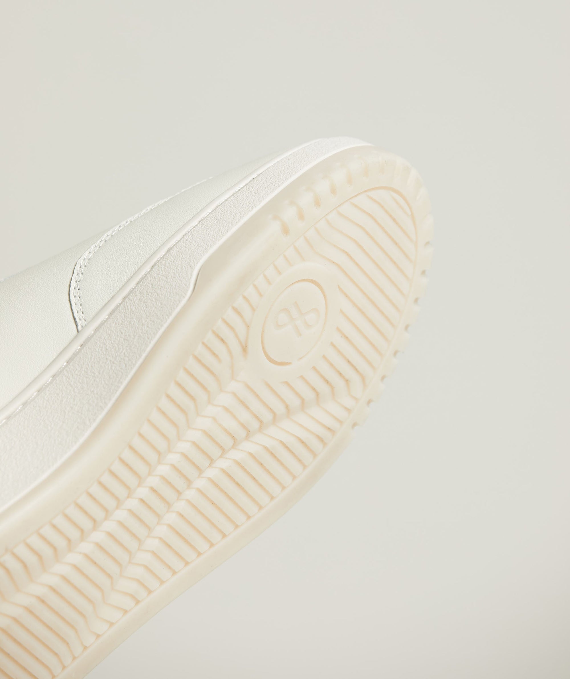 FOM Platform 1.0 - White